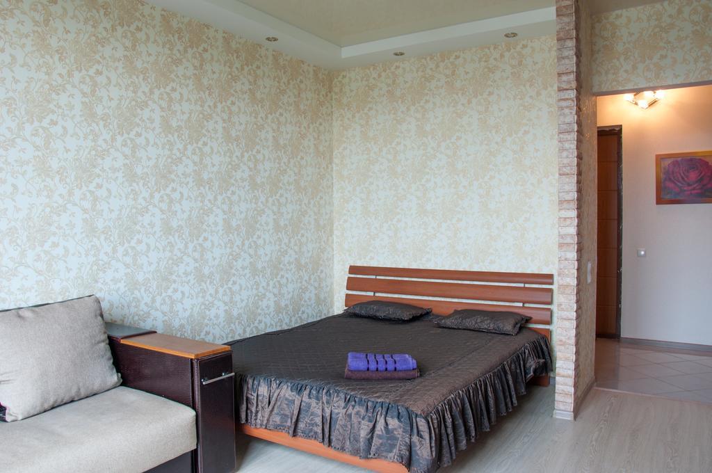 Apartment On Bogatyrskaya 6A 키예프 외부 사진